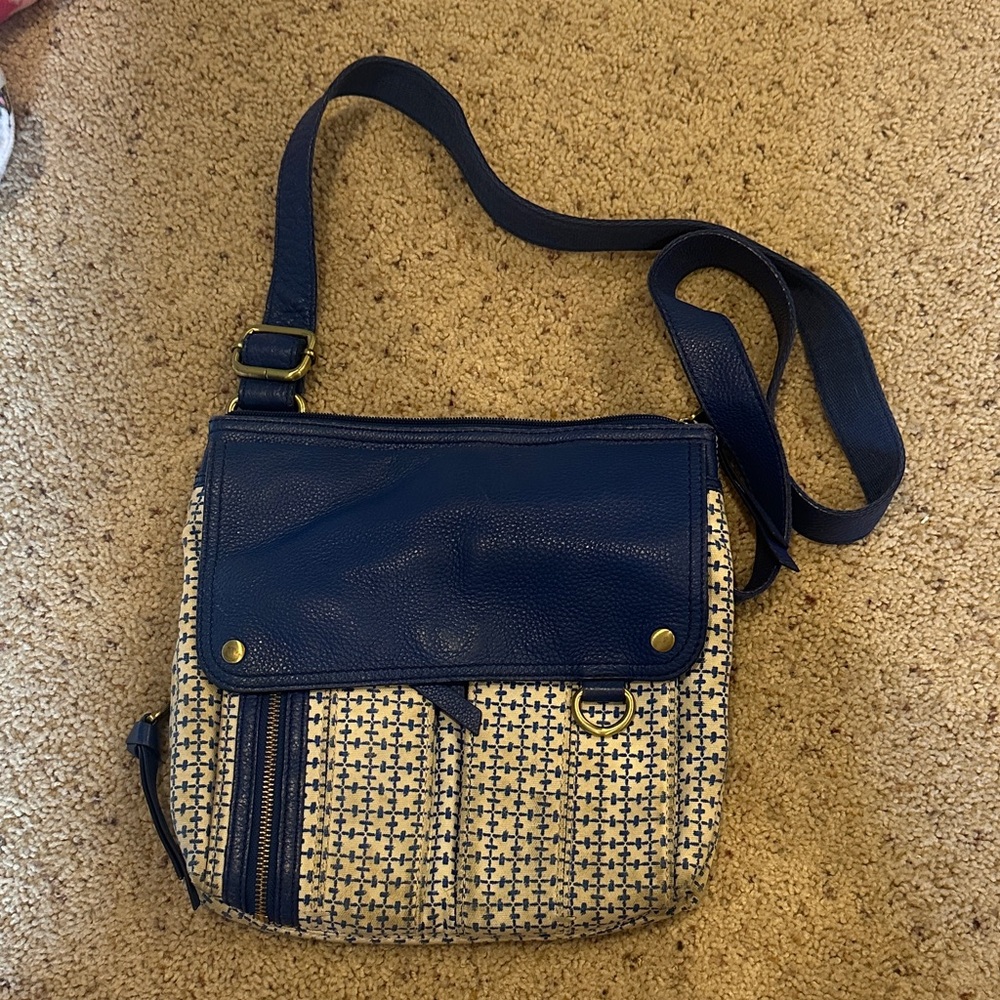 Fossil Bmue and Cream Patterned Crossbody Bag